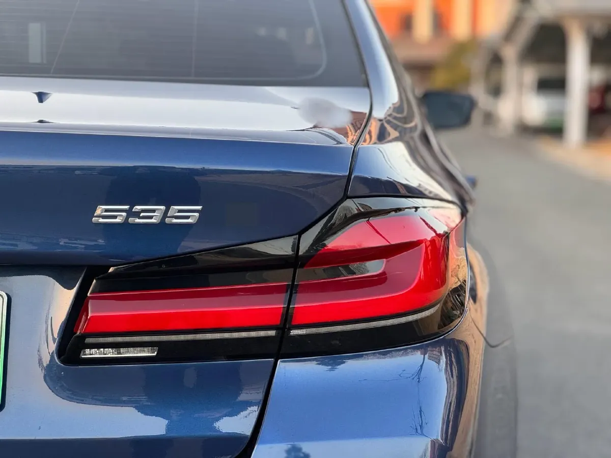 2021 BMW 5 Series 2.0T 184HP L4 8AT PHEV 17.7KWH,autocango,china used car exporter,china ev exporter,chinese used car exporter,chinese used ev exporter