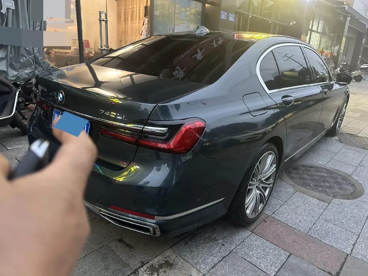 2019 BMW 7 Series 3.0T 340HP L6 8AT,autocango,china used car exporter,china ev exporter,chinese used car exporter,chinese used ev exporter