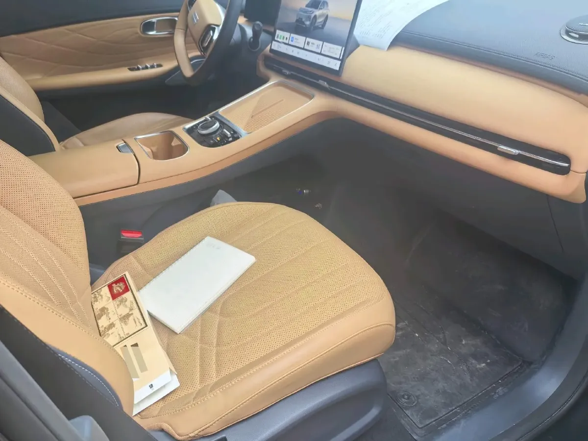 2025 LanDian E5 PLUS 1.5L 95HP L4 E-CVT PHEV 25KWH,autocango,china used car exporter,china ev exporter,chinese used car exporter,chinese used ev exporter