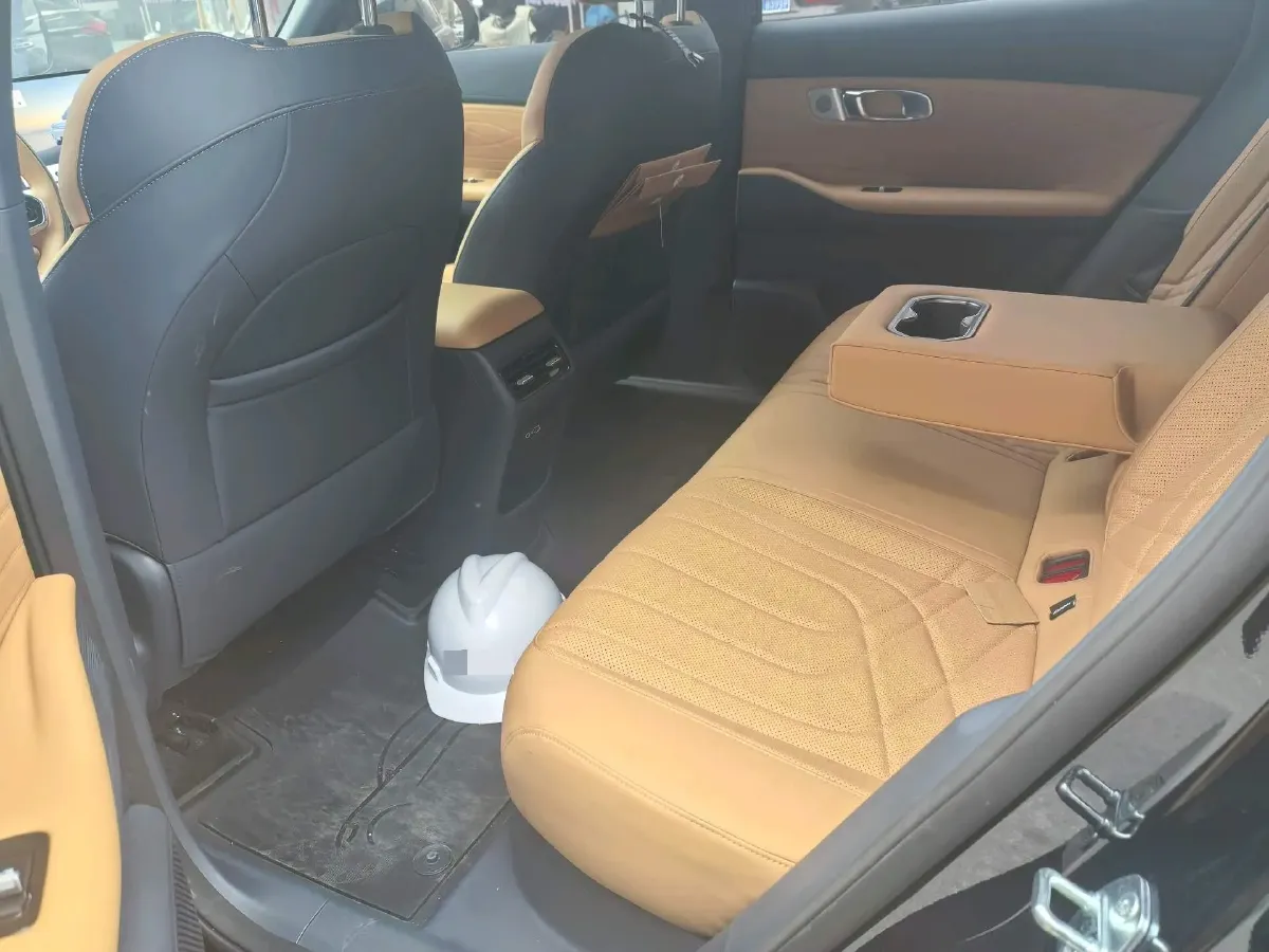 2025 LanDian E5 PLUS 1.5L 95HP L4 E-CVT PHEV 25KWH,autocango,china used car exporter,china ev exporter,chinese used car exporter,chinese used ev exporter