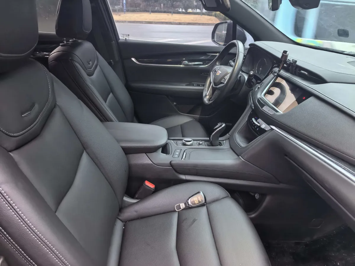 2023 Cadillac XT5 2.0T 237HP L4 9AT,autocango,china used car exporter,china ev exporter,chinese used car exporter,chinese used ev exporter