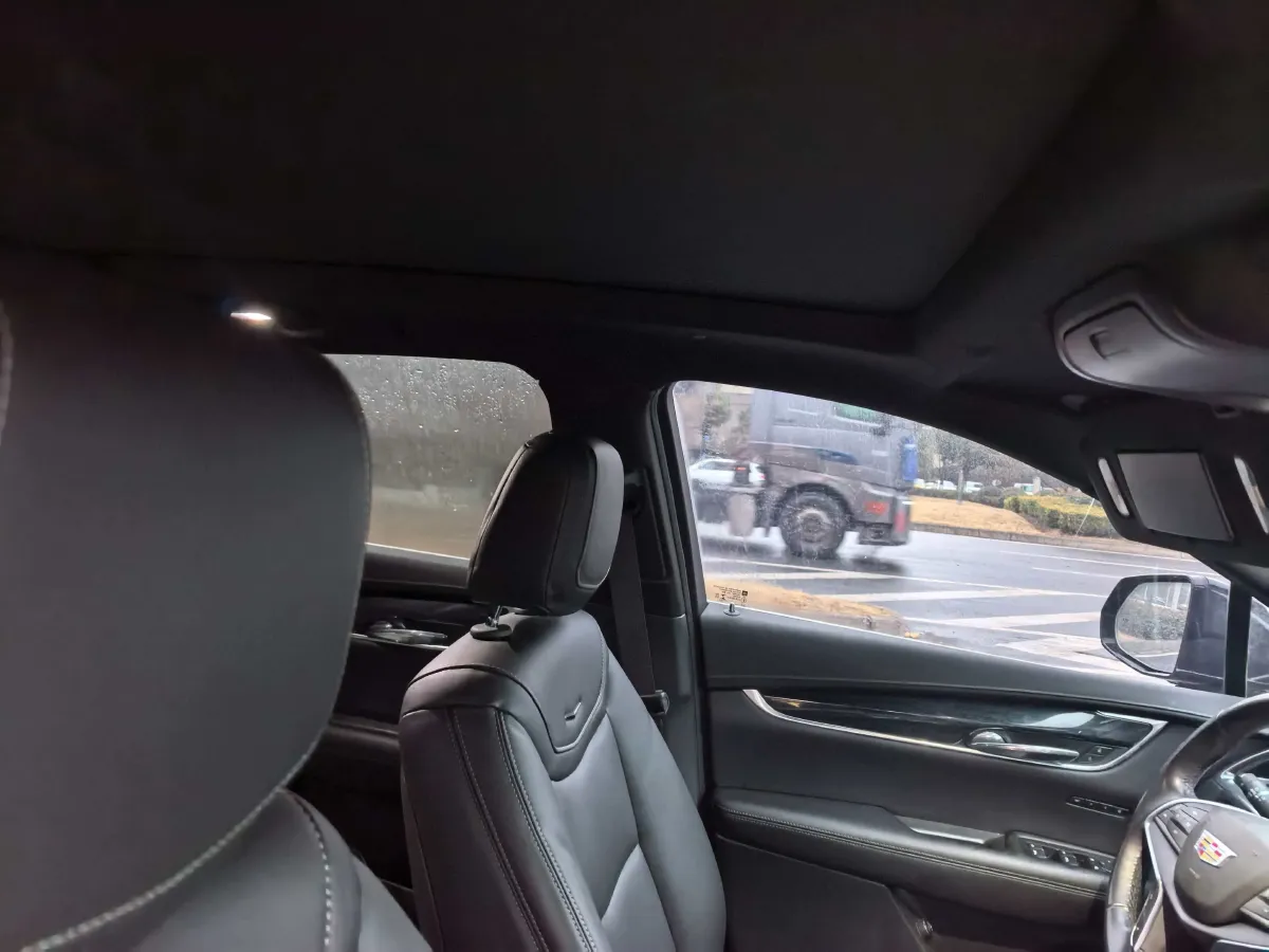 2023 Cadillac XT5 2.0T 237HP L4 9AT,autocango,china used car exporter,china ev exporter,chinese used car exporter,chinese used ev exporter