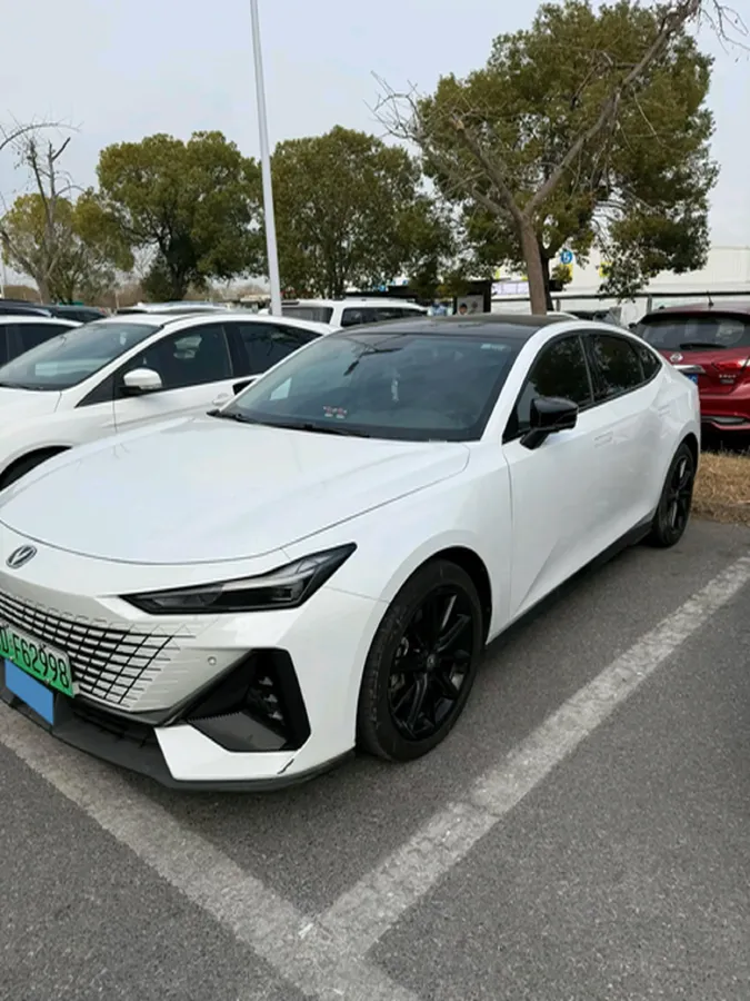 2023 ChangAn UNI-V iDD 1.5T 170HP L4 6TCT PHEV 18.4KWH,autocango,china used car exporter,china ev exporter,chinese used car exporter,chinese used ev exporter