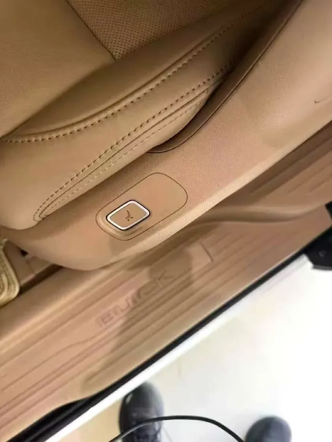 2021 Buick GL8 2.0T 237HP L4 9AT,autocango,china used car exporter,china ev exporter,chinese used car exporter,chinese used ev exporter