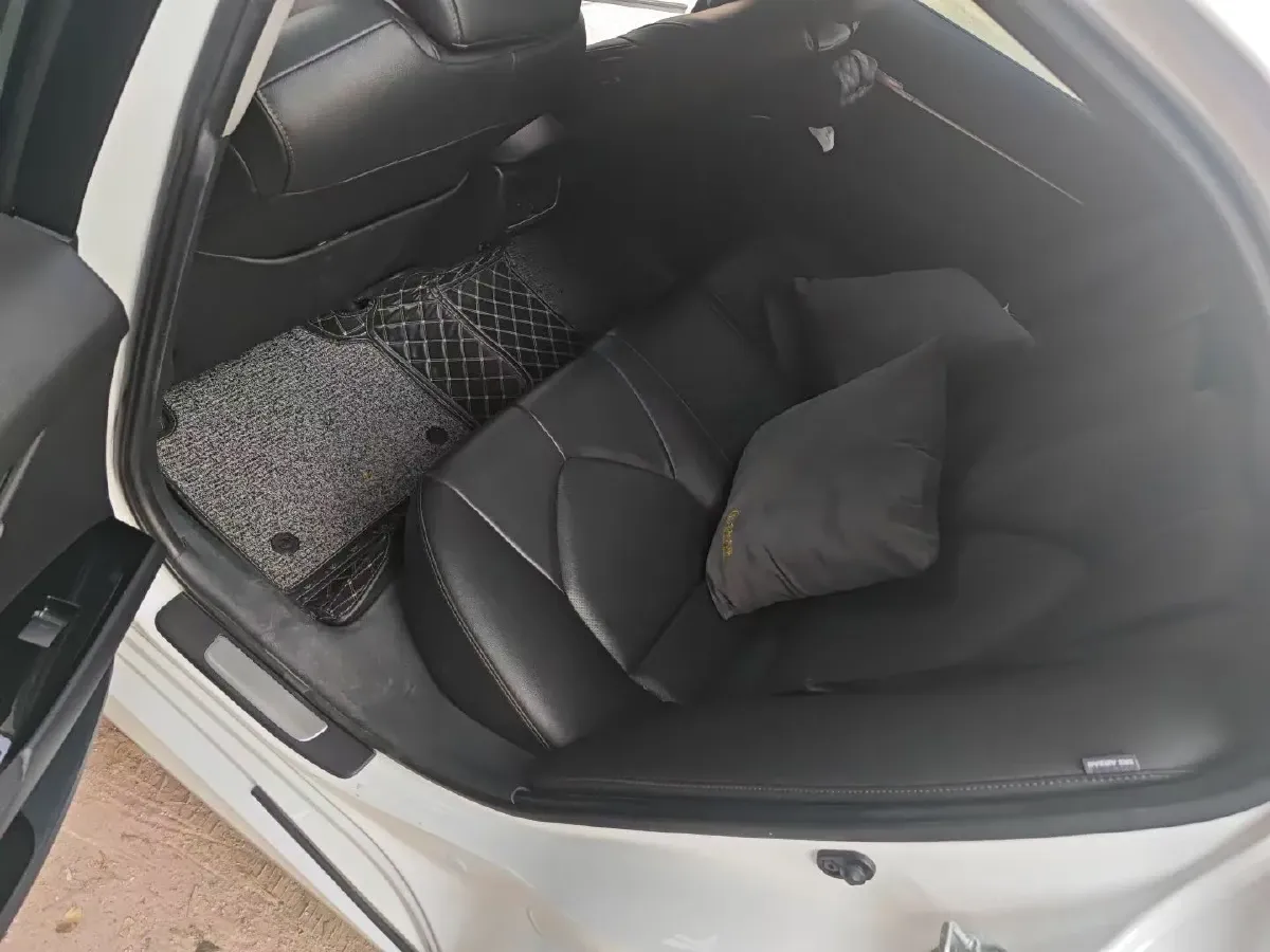 2021 Toyota Camry 2.5L 209HP L4 8AT,autocango,china used car exporter,china ev exporter,chinese used car exporter,chinese used ev exporter