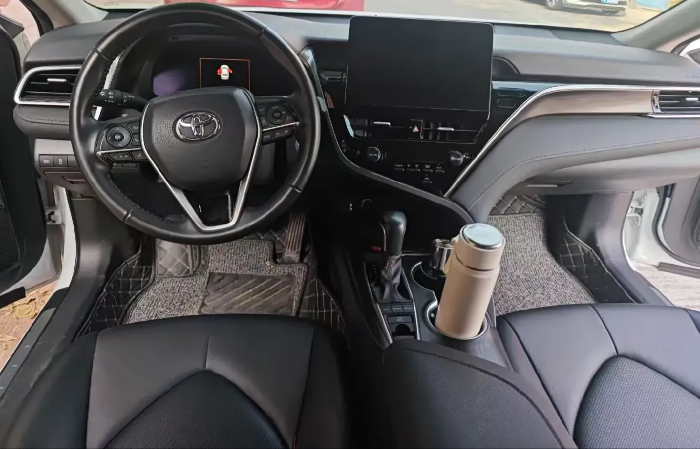 2021 Toyota Camry 2.5L 209HP L4 8AT,autocango,china used car exporter,china ev exporter,chinese used car exporter,chinese used ev exporter