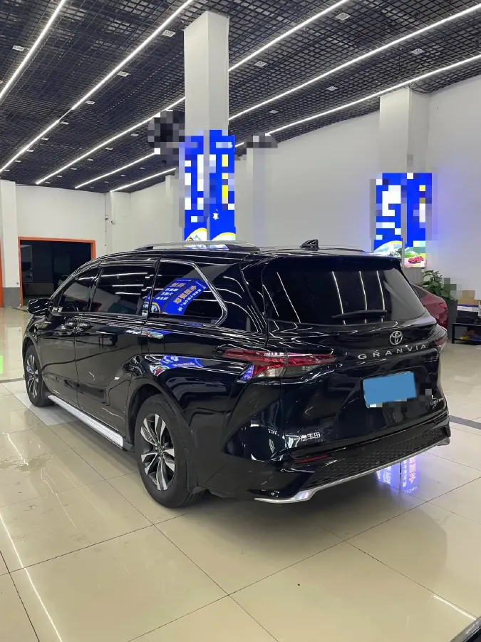 2024 Toyota Granvia 2.5L 189HP L4 E-CVT Hybrid,autocango,china used car exporter,china ev exporter,chinese used car exporter,chinese used ev exporter