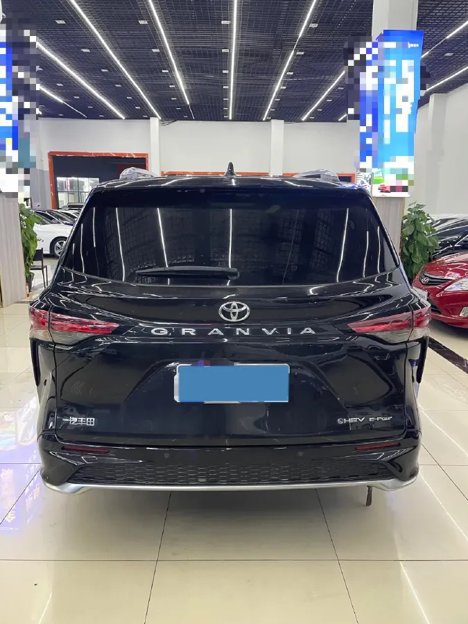 2024 Toyota Granvia 2.5L 189HP L4 E-CVT Hybrid,autocango,china used car exporter,china ev exporter,chinese used car exporter,chinese used ev exporter