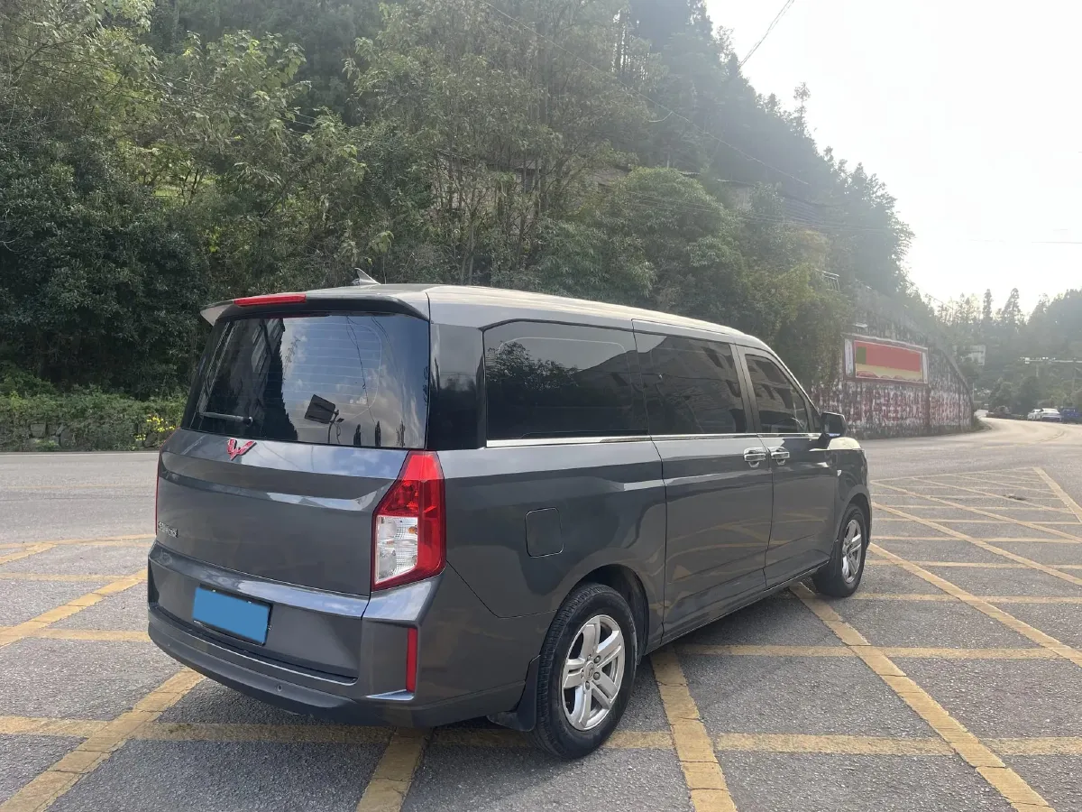 2021 WuLing ZhengChen 1.5T 147HP L4 6MT,autocango,china used car exporter,china ev exporter,chinese used car exporter,chinese used ev exporter