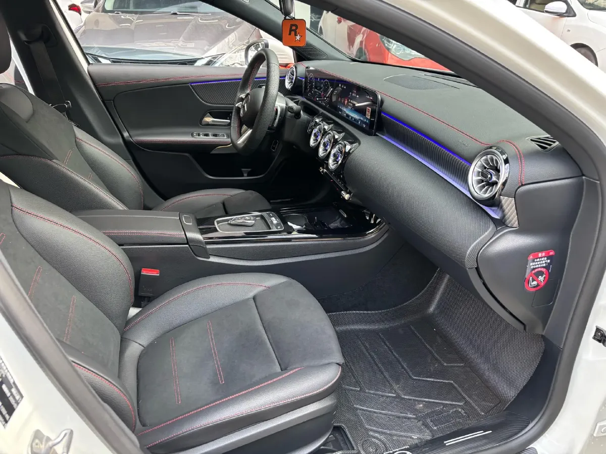 2025 Mercedes-Benz A Class 1.3T 163HP L4 7DCT,autocango,china used car exporter,china ev exporter,chinese used car exporter,chinese used ev exporter
