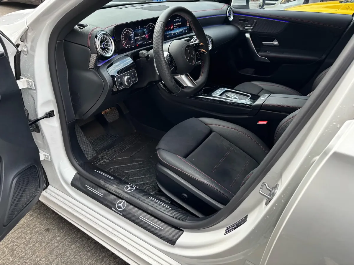 2025 Mercedes-Benz A Class 1.3T 163HP L4 7DCT,autocango,china used car exporter,china ev exporter,chinese used car exporter,chinese used ev exporter