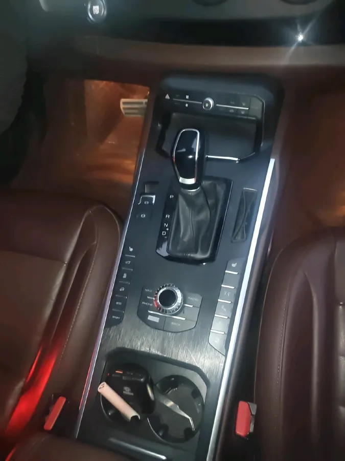 2017 WEY VV7 2.0T 234HP L4 7DCT,autocango,china used car exporter,china ev exporter,chinese used car exporter,chinese used ev exporter