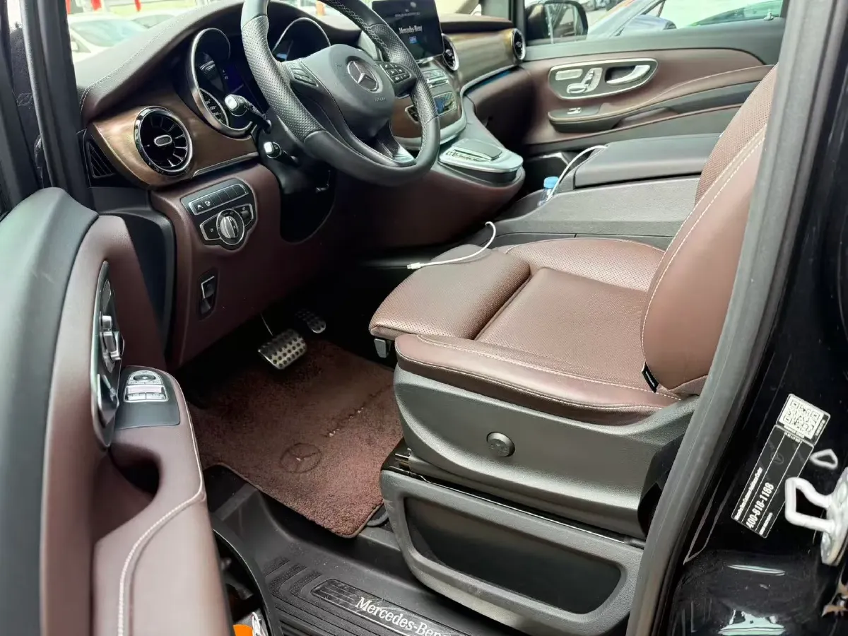 2022 Mercedes-Benz V Class 2.0T 211HP L4 9AT,autocango,china used car exporter,china ev exporter,chinese used car exporter,chinese used ev exporter