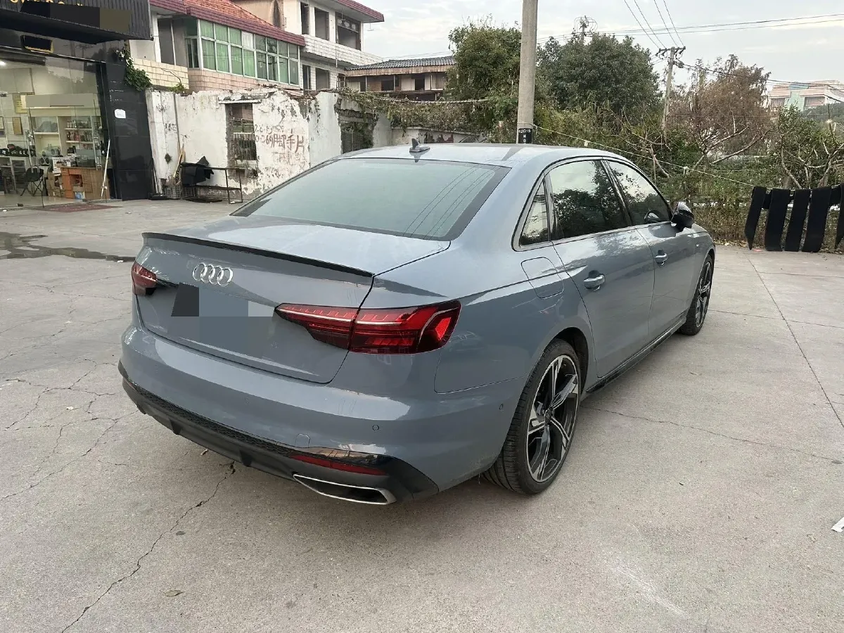 2022 Audi A4L 2.0T 190HP L4 7DCT,autocango,china used car exporter,china ev exporter,chinese used car exporter,chinese used ev exporter