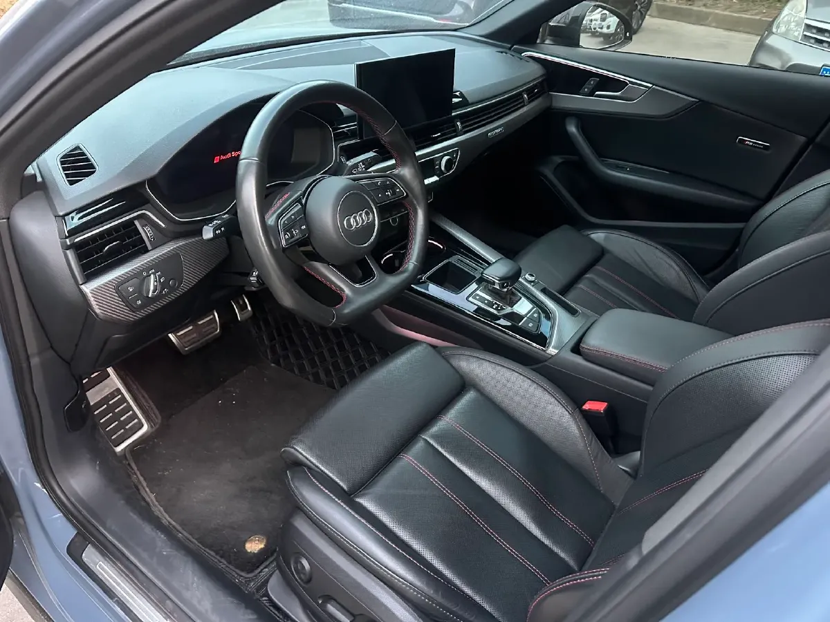 2022 Audi A4L 2.0T 190HP L4 7DCT,autocango,china used car exporter,china ev exporter,chinese used car exporter,chinese used ev exporter