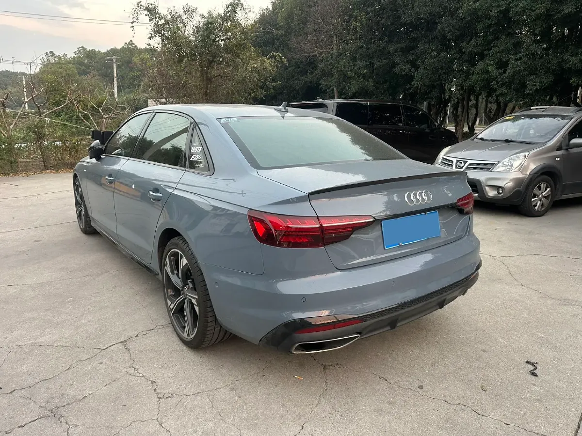 2022 Audi A4L 2.0T 190HP L4 7DCT,autocango,china used car exporter,china ev exporter,chinese used car exporter,chinese used ev exporter