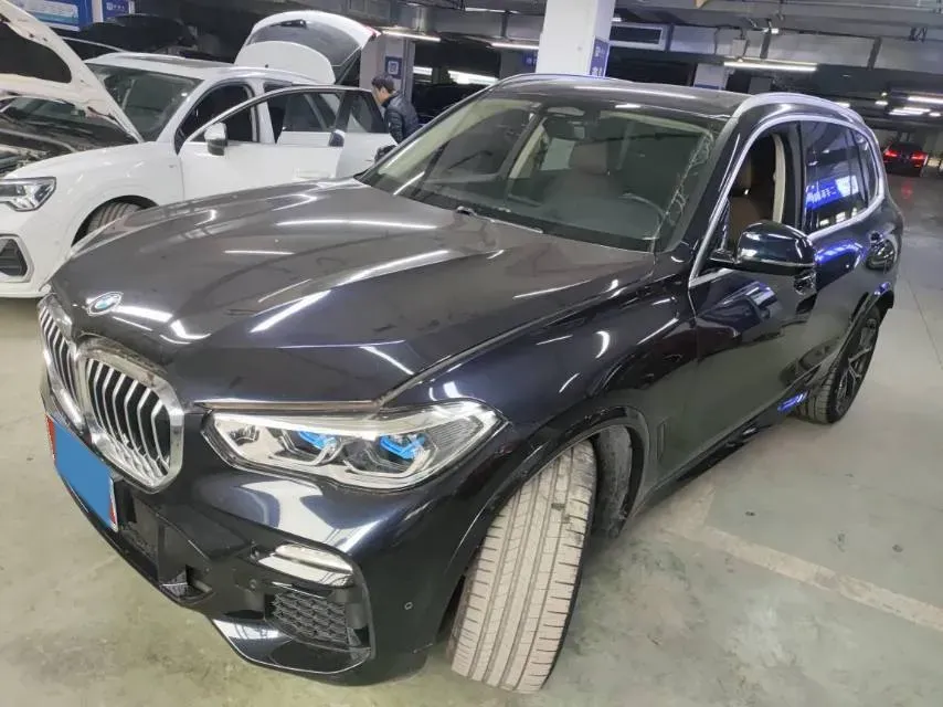 2022 BMW X5 3.0T 333HP L6 8AT,autocango,china used car exporter,china ev exporter,chinese used car exporter,chinese used ev exporter