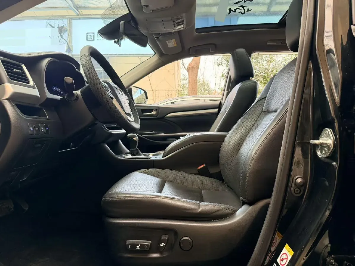 2018 Toyota Highlander 2.0T 220HP L4 6AT,autocango,china used car exporter,china ev exporter,chinese used car exporter,chinese used ev exporter