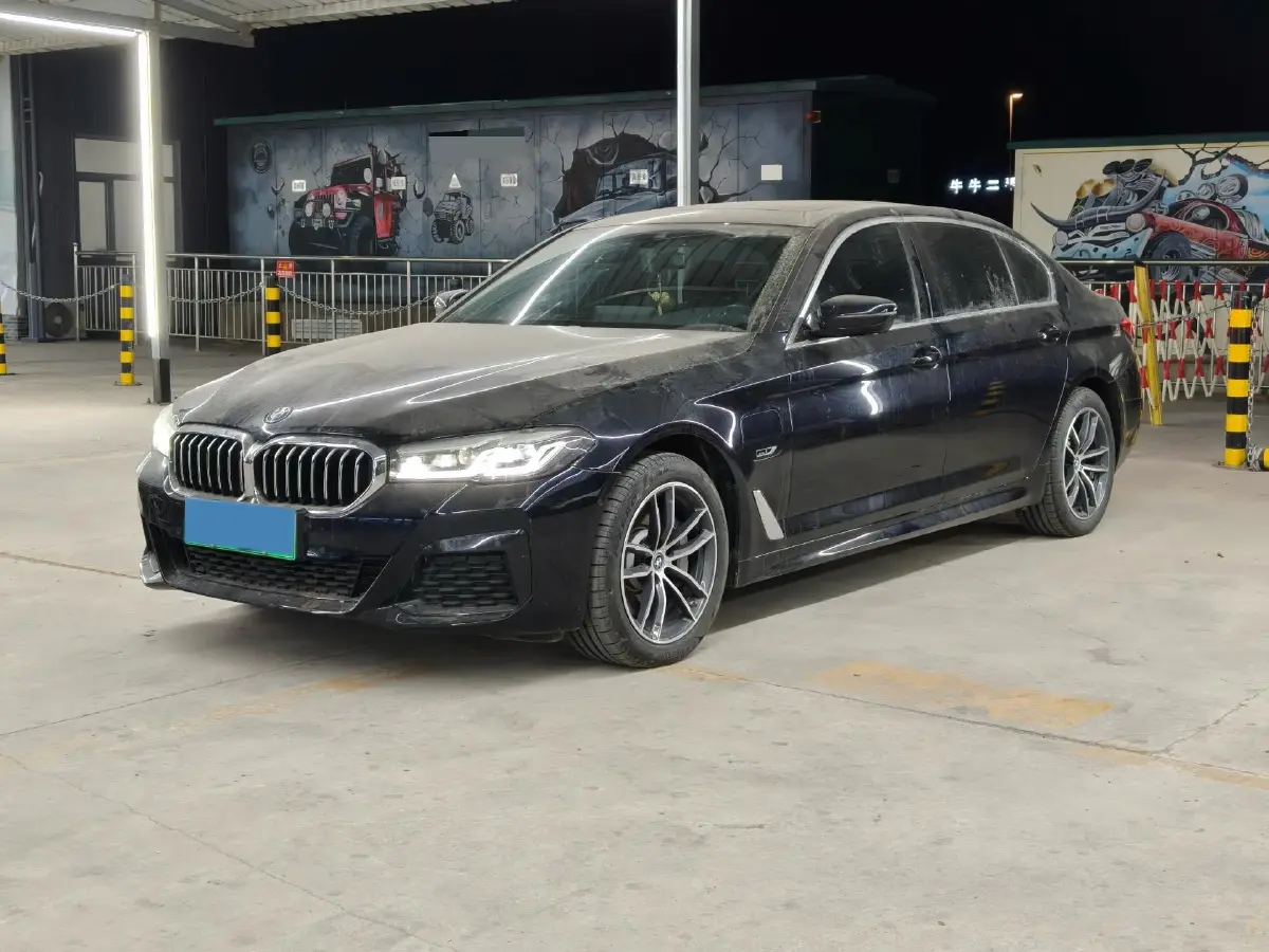 2022 BMW 5 Series 2.0T 184HP L4 8AT PHEV 17.7KWH