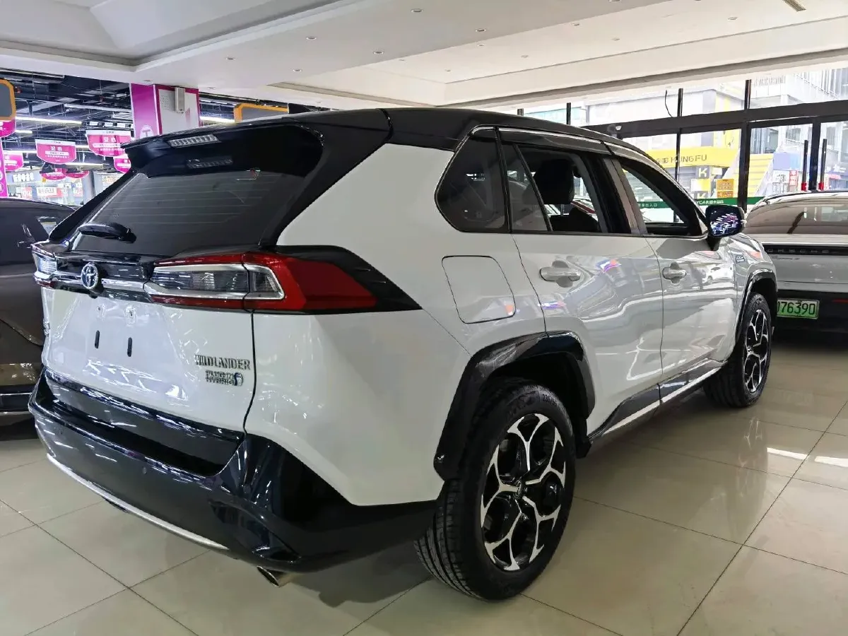 2021 Toyota Wildlander 2.5L 180HP L4 E-CVT PHEV 15.984KWH,autocango,china used car exporter,china ev exporter,chinese used car exporter,chinese used ev exporter