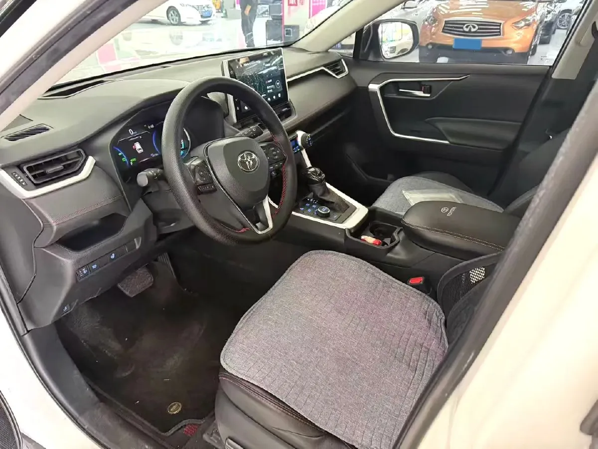 2021 Toyota Wildlander 2.5L 180HP L4 E-CVT PHEV 15.984KWH,autocango,china used car exporter,china ev exporter,chinese used car exporter,chinese used ev exporter