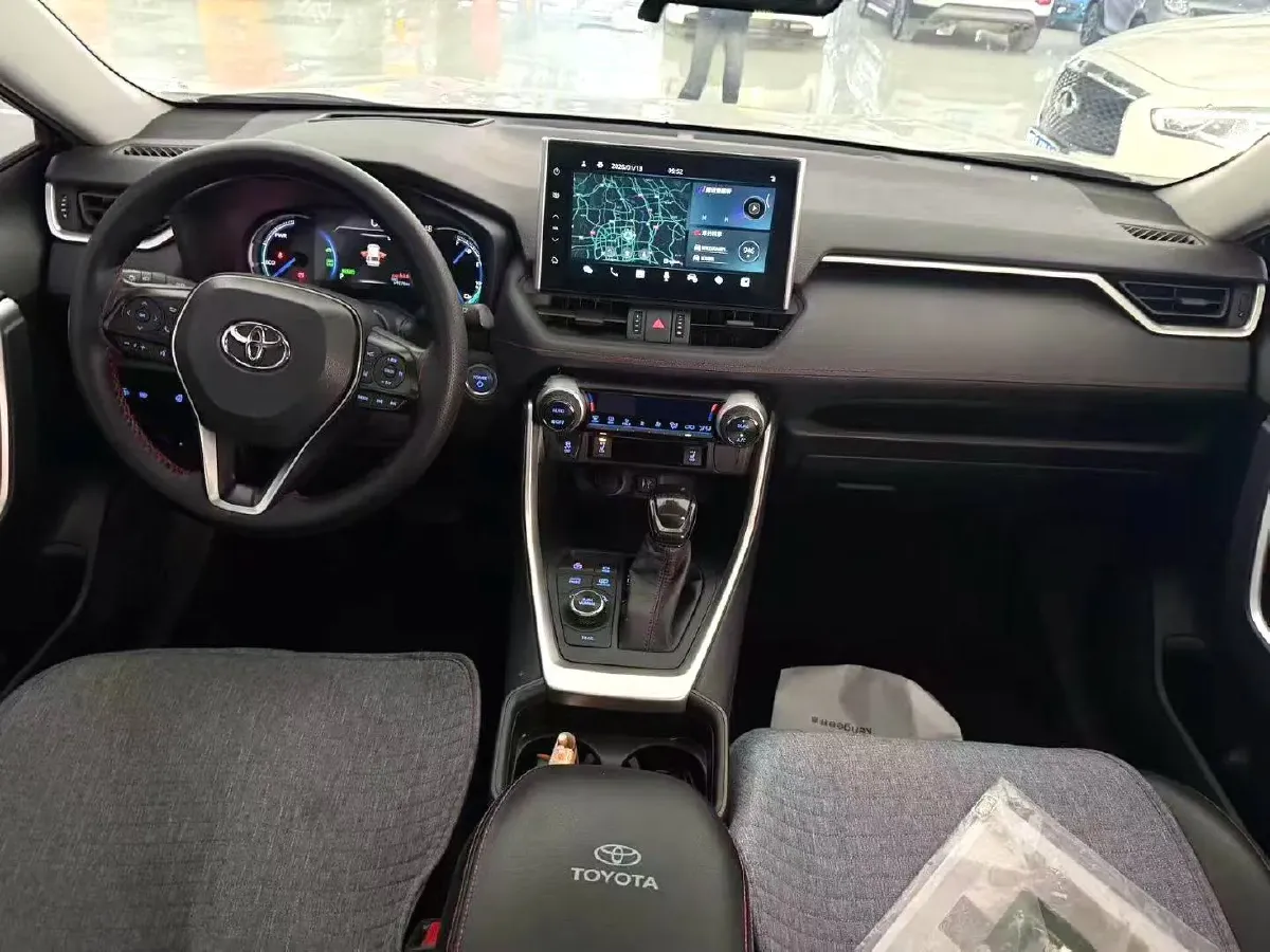 2021 Toyota Wildlander 2.5L 180HP L4 E-CVT PHEV 15.984KWH,autocango,china used car exporter,china ev exporter,chinese used car exporter,chinese used ev exporter