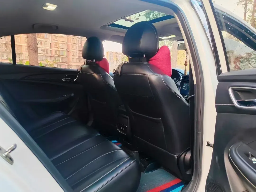 2020 Roewe i5 1.5L 120HP L4 CVT,autocango,china used car exporter,china ev exporter,chinese used car exporter,chinese used ev exporter