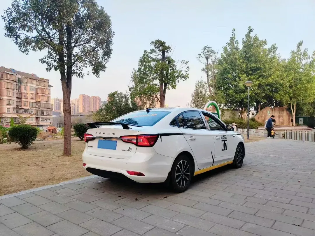 2020 Roewe i5 1.5L 120HP L4 CVT,autocango,china used car exporter,china ev exporter,chinese used car exporter,chinese used ev exporter