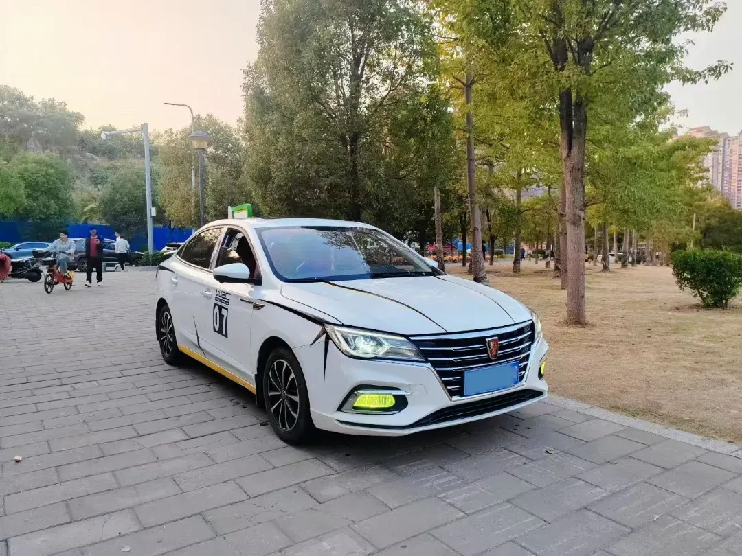 2020 Roewe i5 1.5L 120HP L4 CVT,autocango,china used car exporter,china ev exporter,chinese used car exporter,chinese used ev exporter