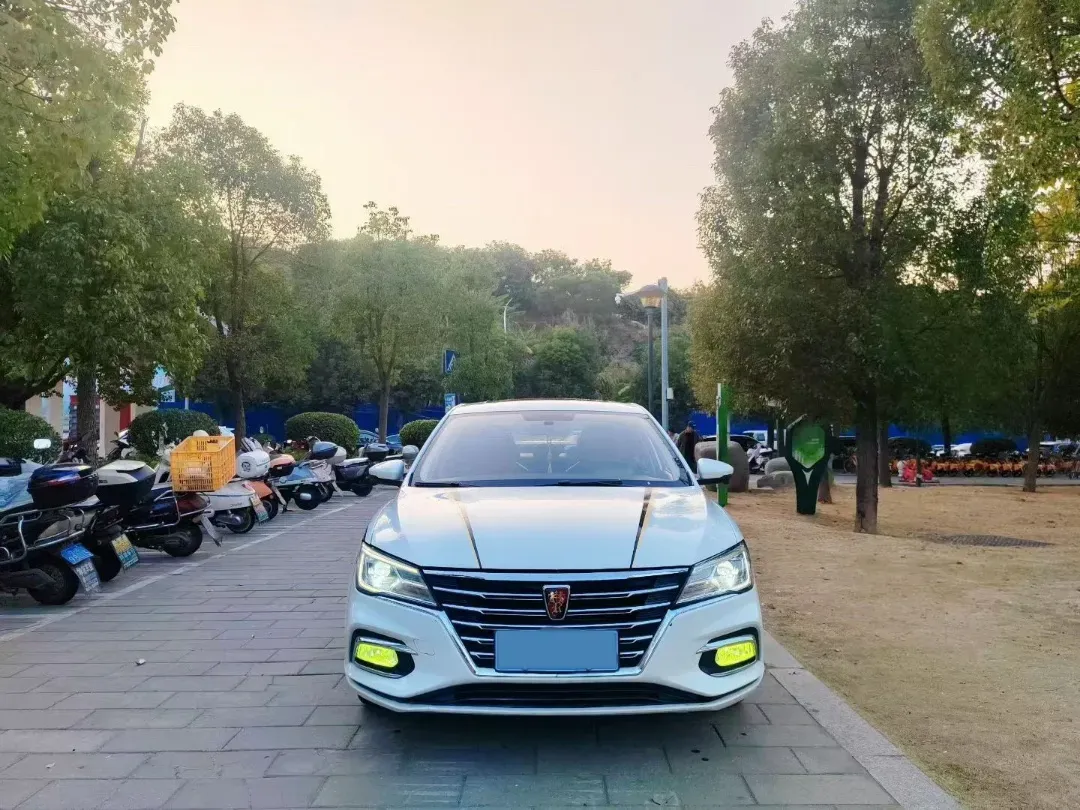 2020 Roewe i5 1.5L 120HP L4 CVT,autocango,china used car exporter,china ev exporter,chinese used car exporter,chinese used ev exporter