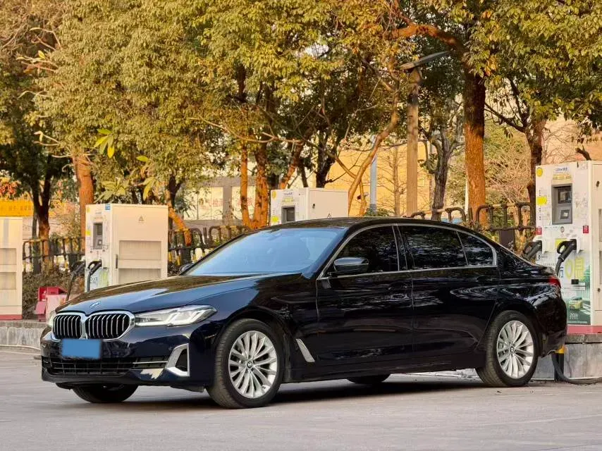 2022 BMW 5 Series 2.0T 184HP L4 8AT,autocango,china used car exporter,china ev exporter,chinese used car exporter,chinese used ev exporter