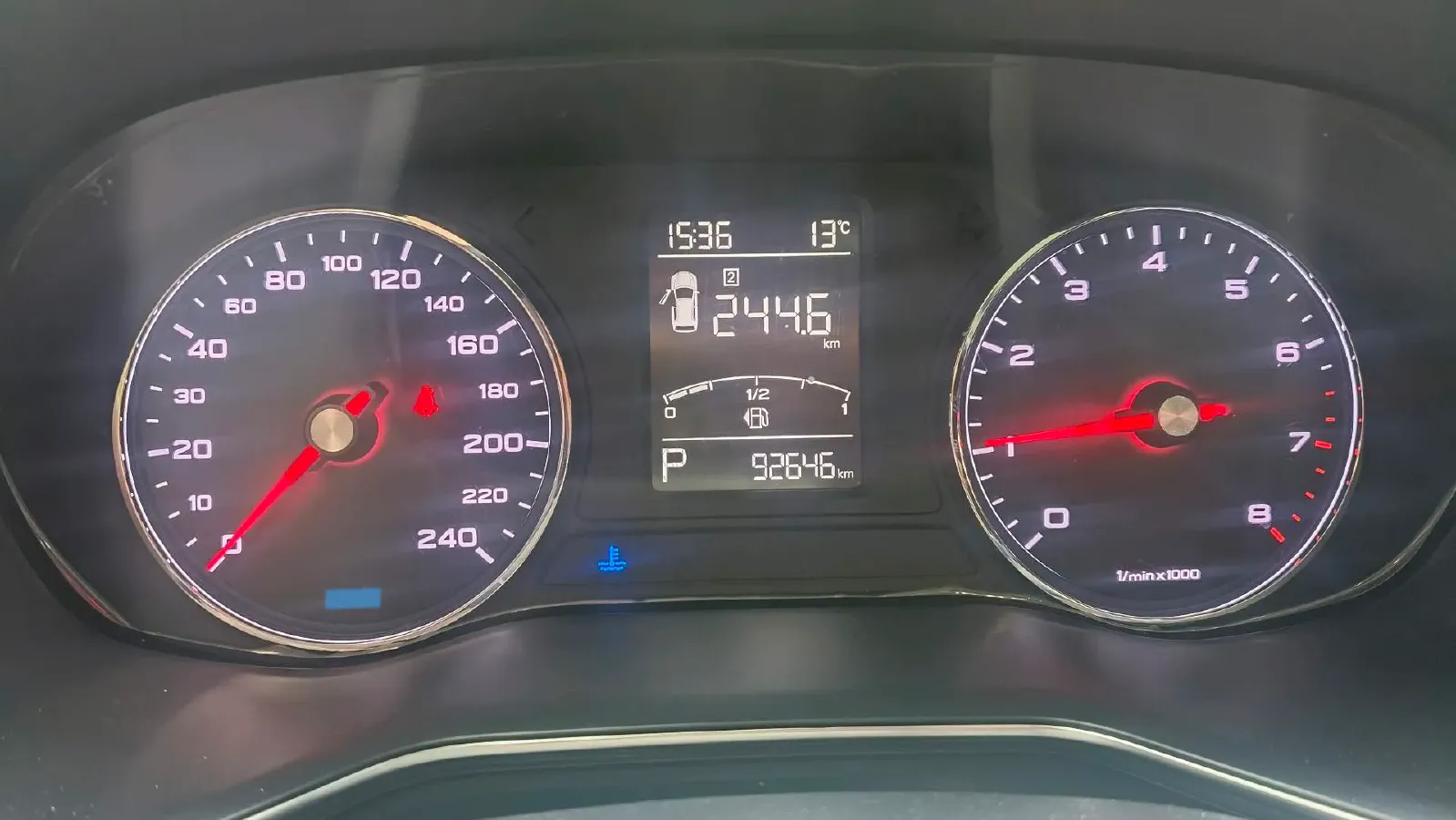 2019 Roewe RX8 2.0T 222HP L4 6AT,autocango,china used car exporter,china ev exporter,chinese used car exporter,chinese used ev exporter