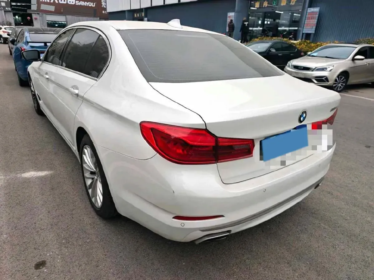 2020 BMW 5 Series 2.0T 184HP L4 8AT,autocango,china used car exporter,china ev exporter,chinese used car exporter,chinese used ev exporter