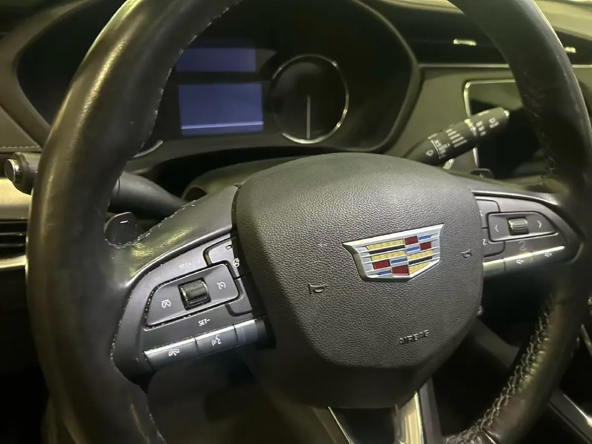 2020 Cadillac XT4 2.0T 241HP L4 9AT,autocango,china used car exporter,china ev exporter,chinese used car exporter,chinese used ev exporter