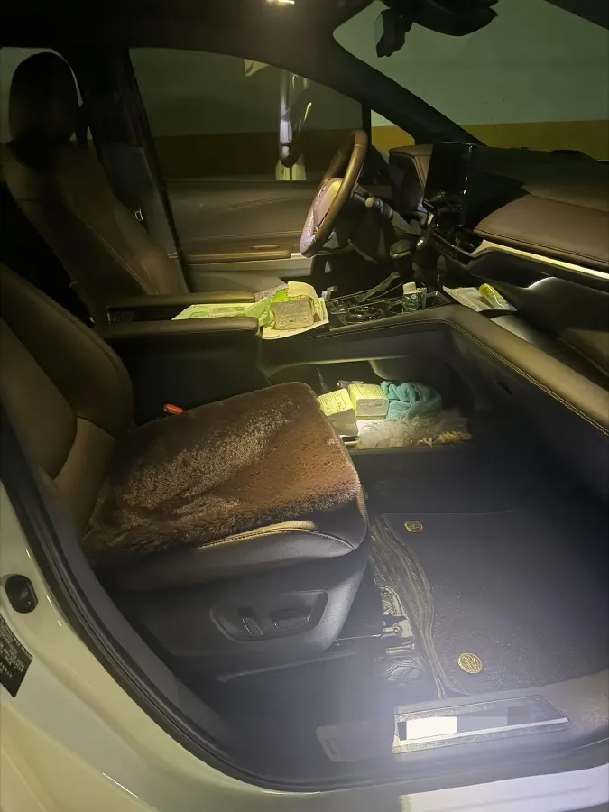 2023 Toyota Sienna 2.5L 189HP L4 E-CVT Hybrid,autocango,china used car exporter,china ev exporter,chinese used car exporter,chinese used ev exporter