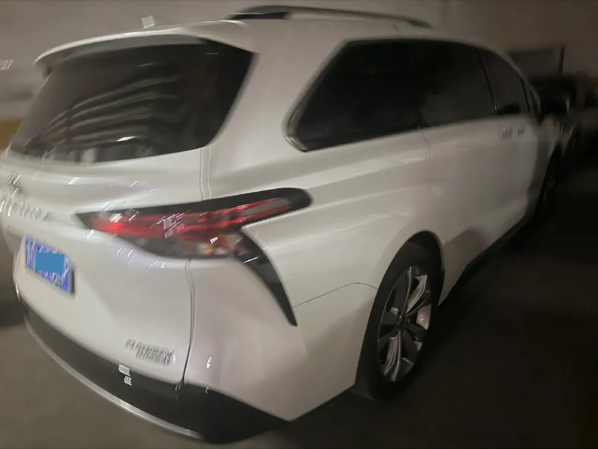 2023 Toyota Sienna 2.5L 189HP L4 E-CVT Hybrid,autocango,china used car exporter,china ev exporter,chinese used car exporter,chinese used ev exporter