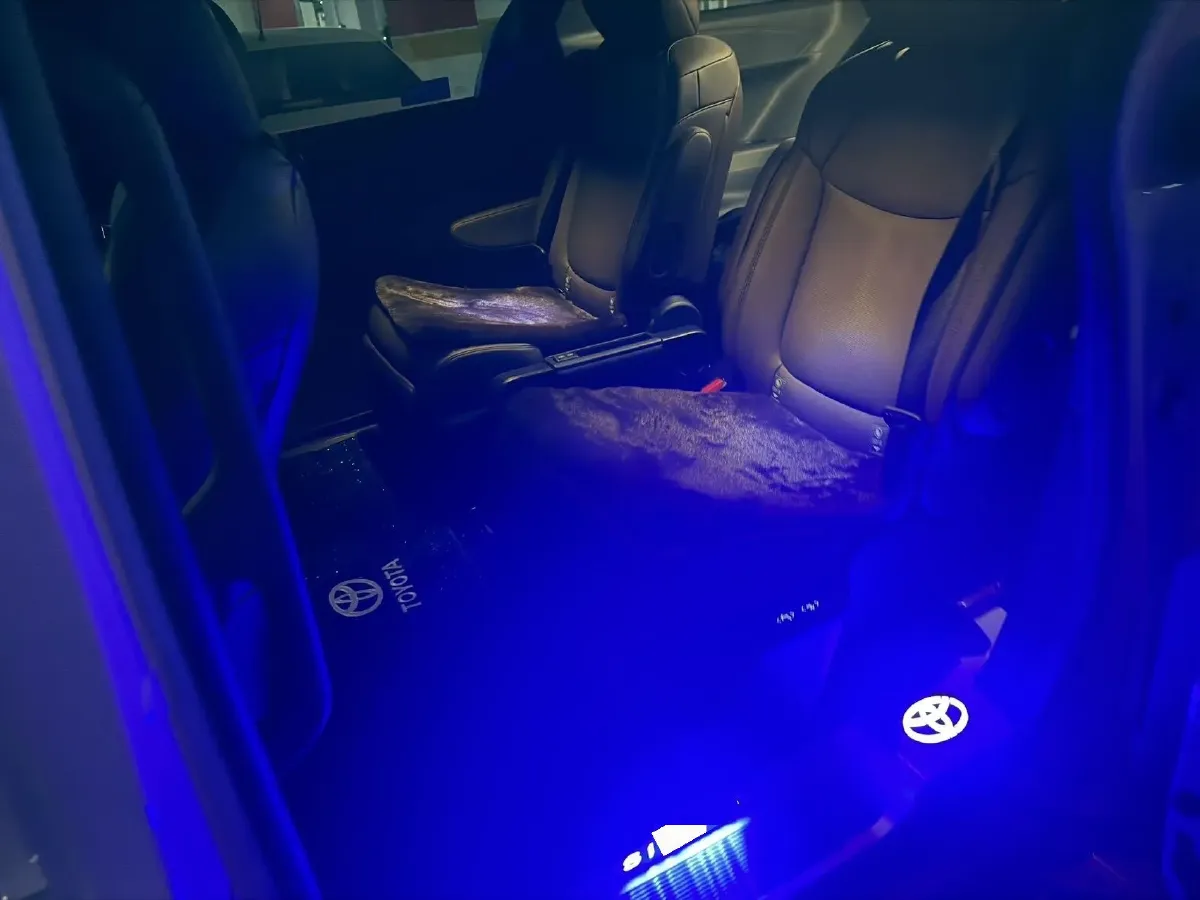 2023 Toyota Sienna 2.5L 189HP L4 E-CVT Hybrid,autocango,china used car exporter,china ev exporter,chinese used car exporter,chinese used ev exporter