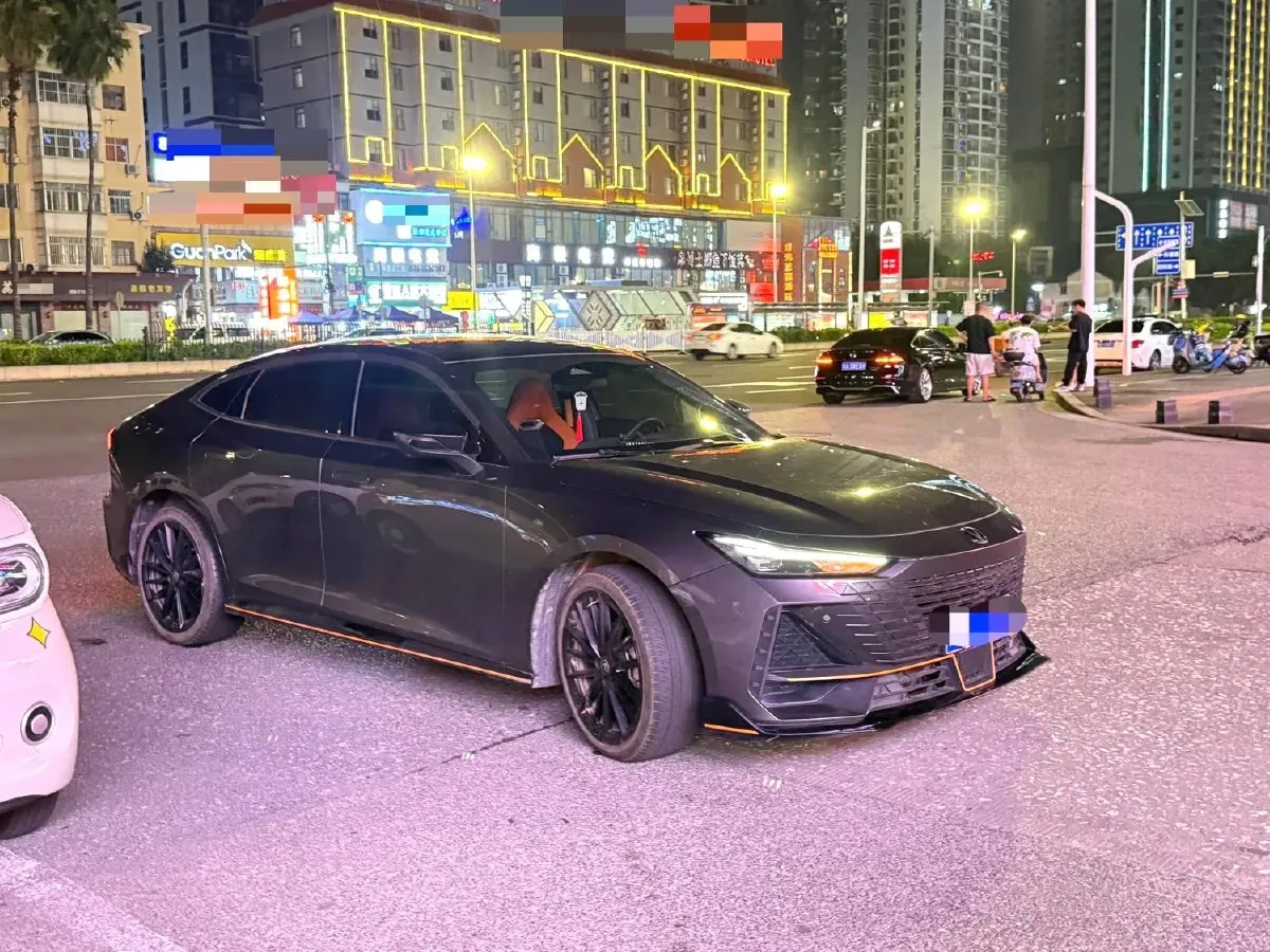 2022 ChangAn UNI-V 1.5T 188HP L4 7DCT,autocango,china used car exporter,china ev exporter,chinese used car exporter,chinese used ev exporter