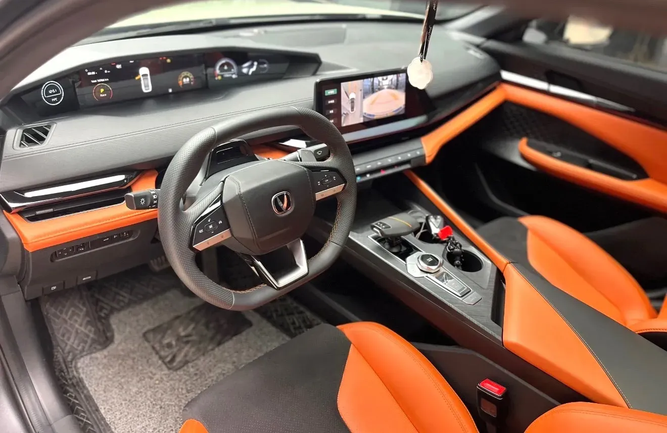 2022 ChangAn UNI-V 1.5T 188HP L4 7DCT,autocango,china used car exporter,china ev exporter,chinese used car exporter,chinese used ev exporter