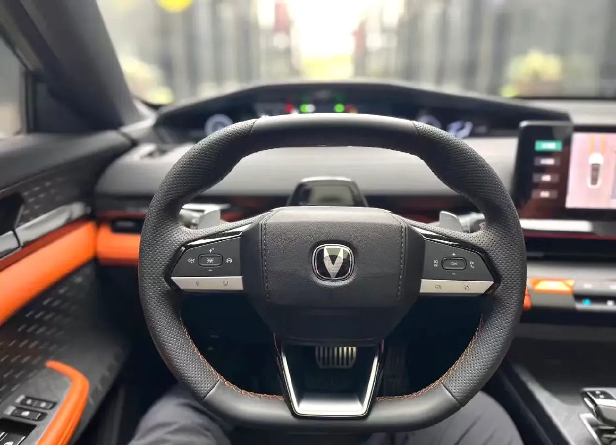 2022 ChangAn UNI-V 1.5T 188HP L4 7DCT,autocango,china used car exporter,china ev exporter,chinese used car exporter,chinese used ev exporter