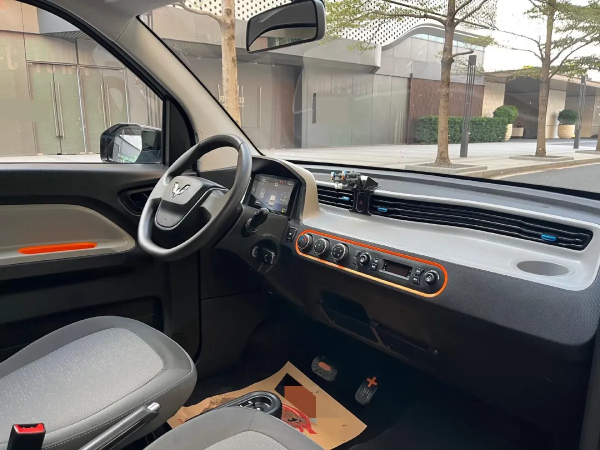 2021 WuLing HongGuang MINI EV BEV 13.9KWH,autocango,china used car exporter,china ev exporter,chinese used car exporter,chinese used ev exporter