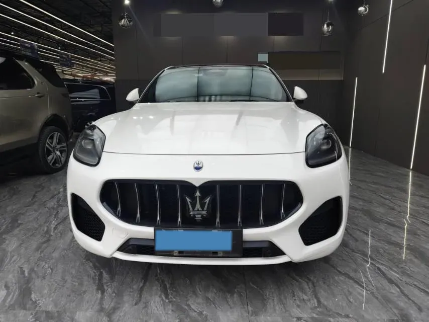 2023 Maserati Grecale 2.0T 300HP L4 8AT,autocango,china used car exporter,china ev exporter,chinese used car exporter,chinese used ev exporter
