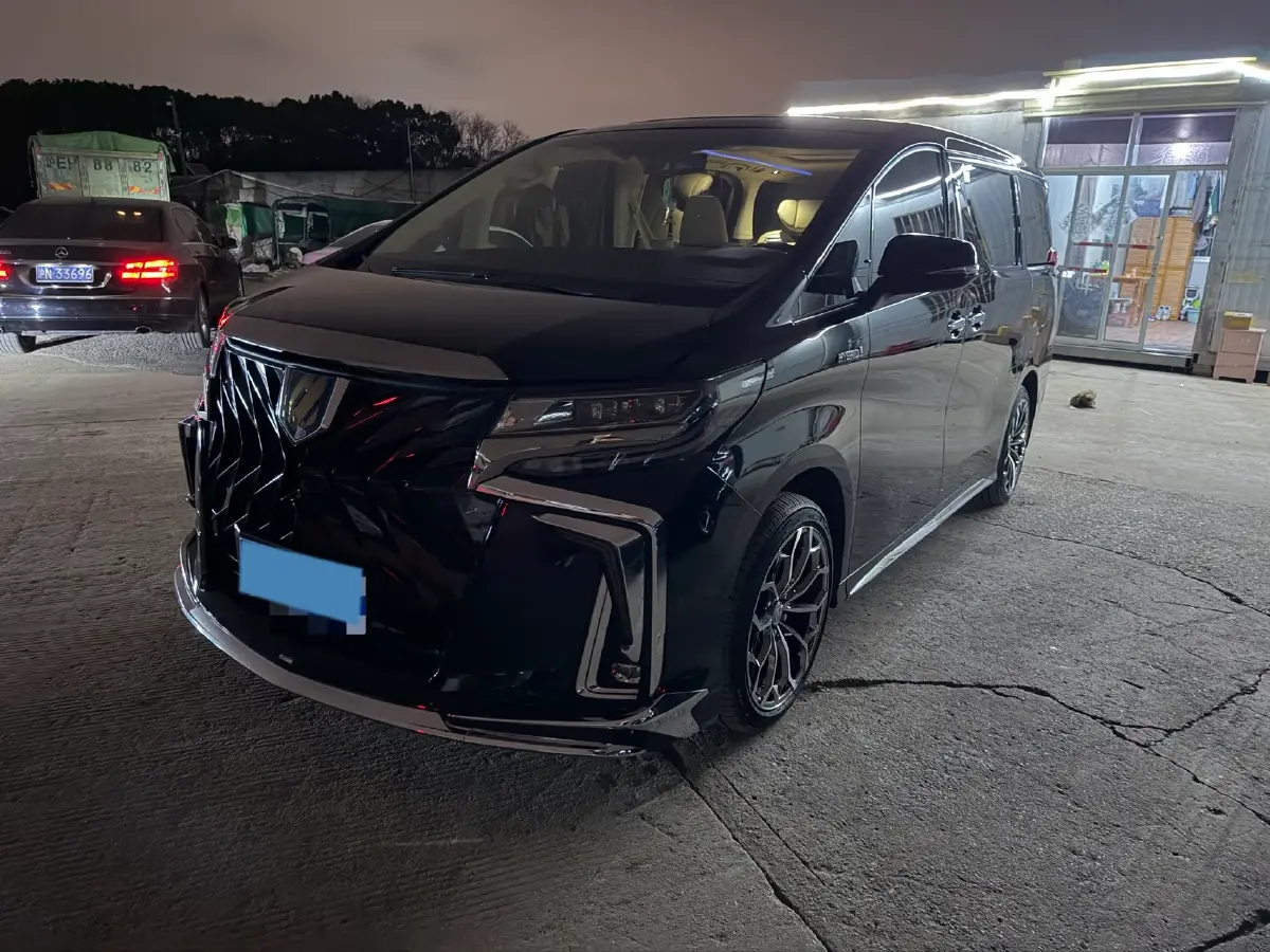 2023 Toyota Alphard 2.5L 117HP L4 E-CVT Hybrid