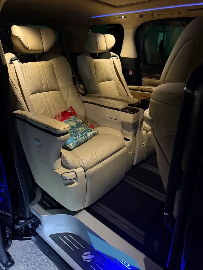 2023 Toyota Alphard 2.5L 117HP L4 E-CVT Hybrid,autocango,china used car exporter,china ev exporter,chinese used car exporter,chinese used ev exporter