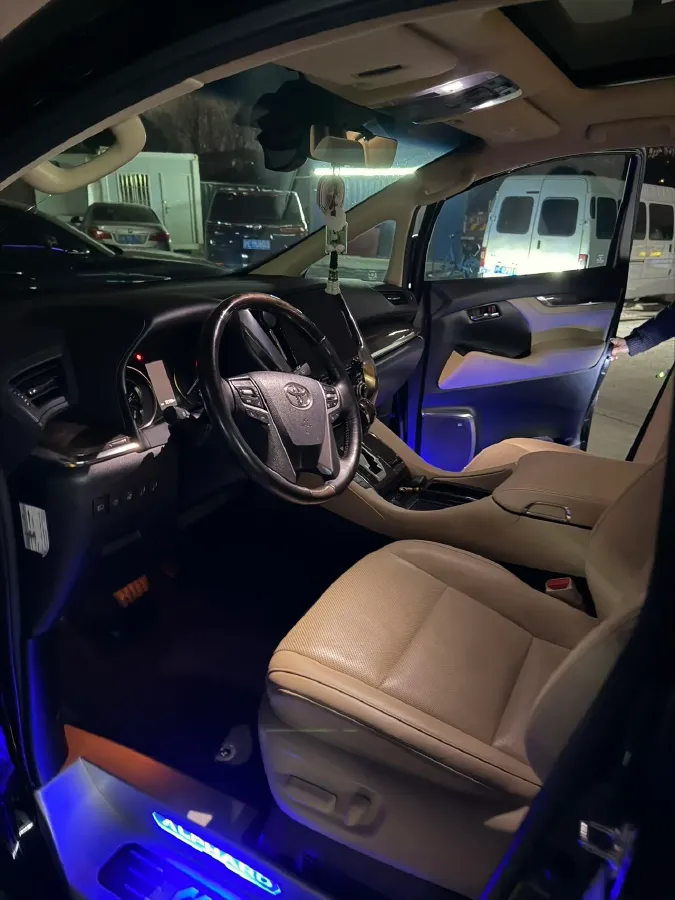 2023 Toyota Alphard 2.5L 117HP L4 E-CVT Hybrid,autocango,china used car exporter,china ev exporter,chinese used car exporter,chinese used ev exporter