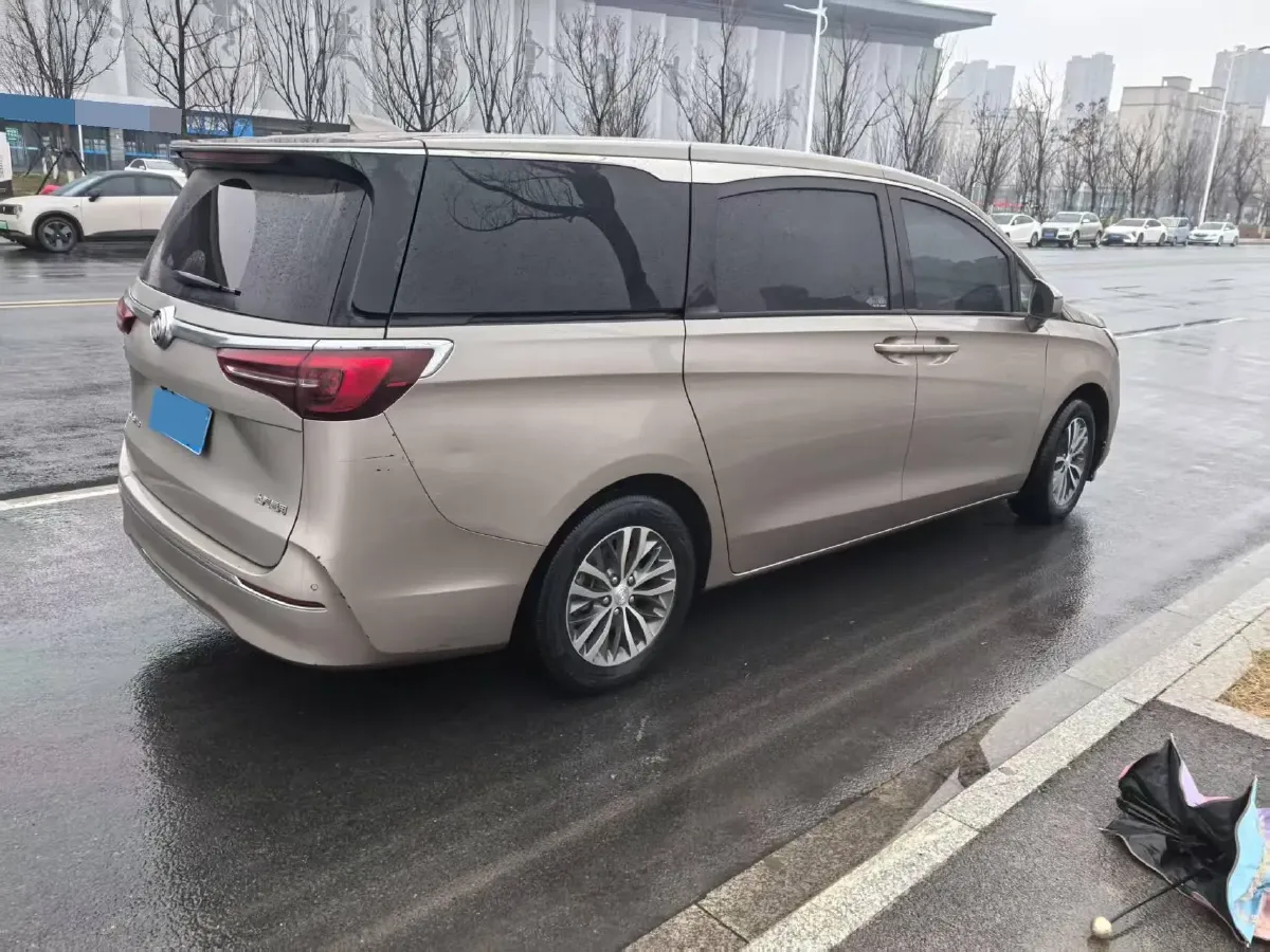 2022 Buick GL8 2.0T 237HP L4 9AT,autocango,china used car exporter,china ev exporter,chinese used car exporter,chinese used ev exporter