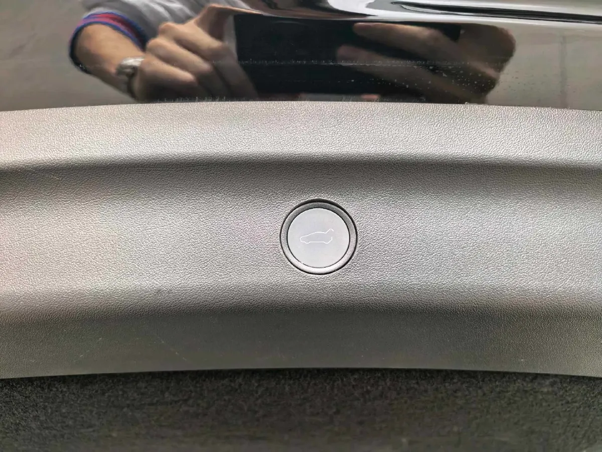 2022 Tesla Model Y BEV 60KWH,autocango,china used car exporter,china ev exporter,chinese used car exporter,chinese used ev exporter