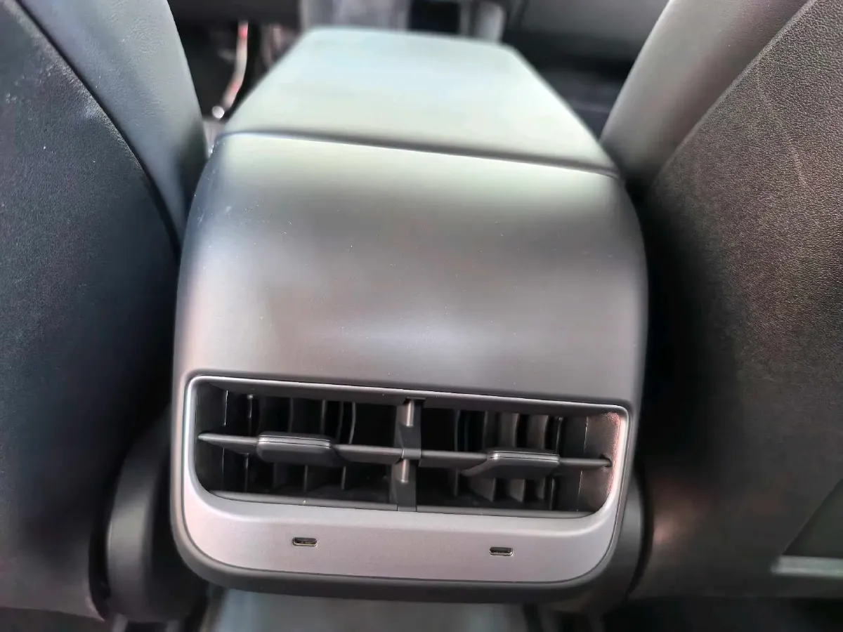 2022 Tesla Model Y BEV 60KWH,autocango,china used car exporter,china ev exporter,chinese used car exporter,chinese used ev exporter