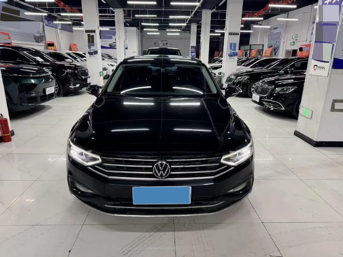 2020 Volkswagen Magotan 2.0T 186HP L4 7DCT,autocango,china used car exporter,china ev exporter,chinese used car exporter,chinese used ev exporter