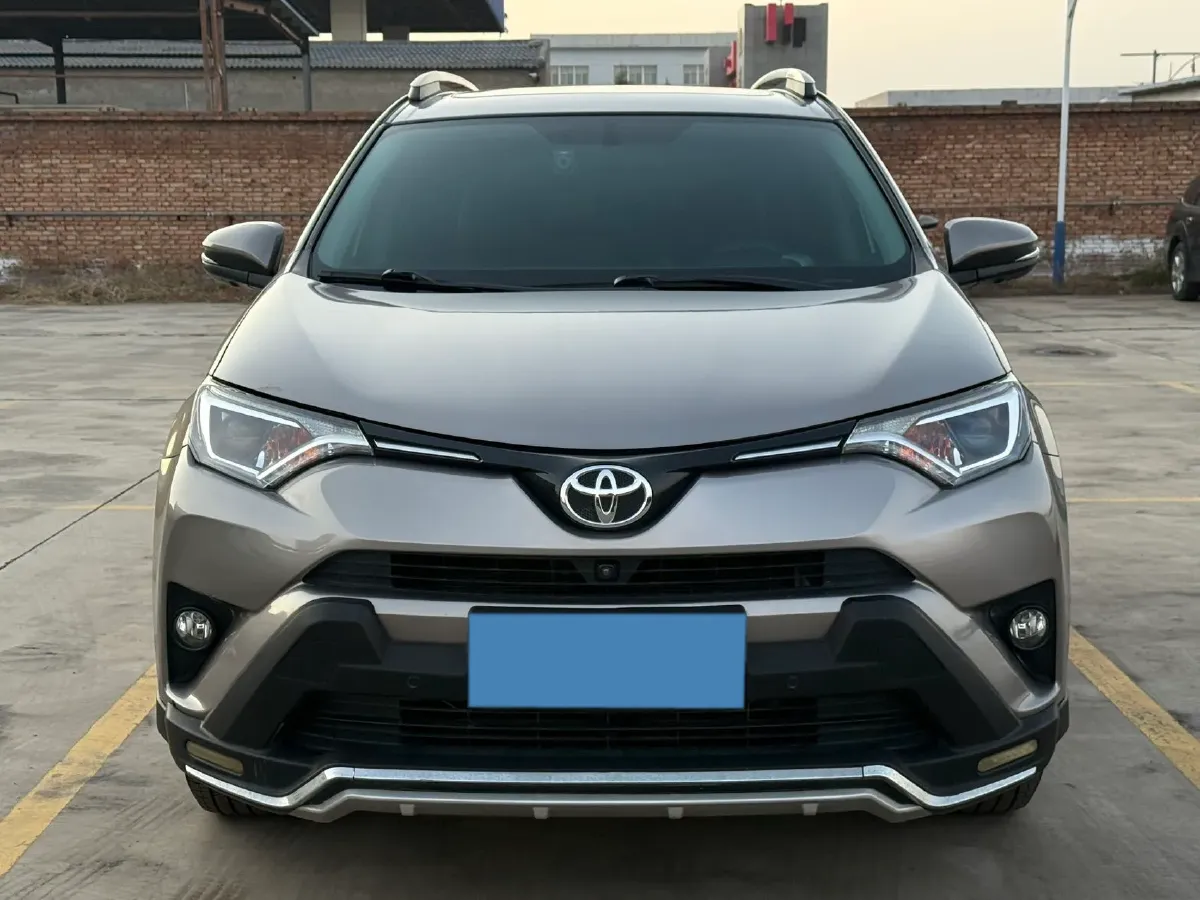 2019 Toyota RAV4 2.0L 151HP L4 CVT,autocango,china used car exporter,china ev exporter,chinese used car exporter,chinese used ev exporter